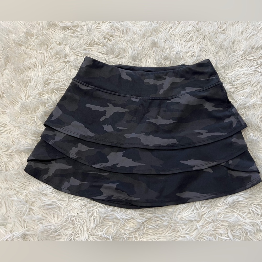 Athleta Girls Swing Camo Skort - Size 12 - black camo